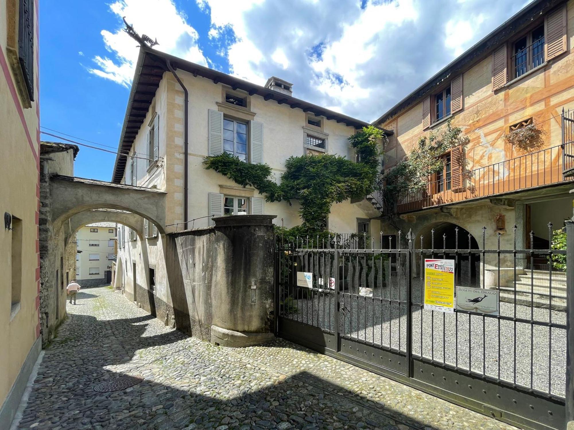 Piano Nobile Al Roseto Del Drago Villa San Bernardo  Exterior photo